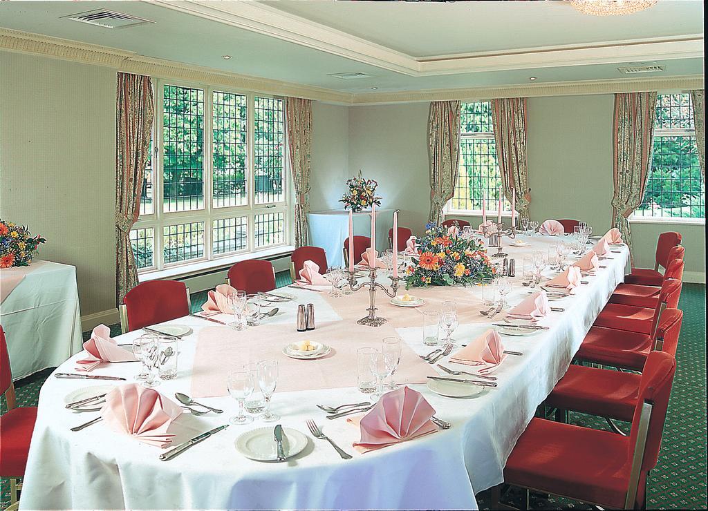 Swallow Churchgate Hotel Harlow Eksteriør billede